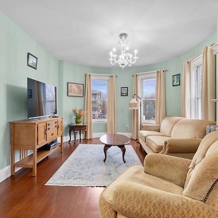 Bright & Spacious 2Br Apartment, Mins From Downtown Boston, Parking ภายนอก รูปภาพ