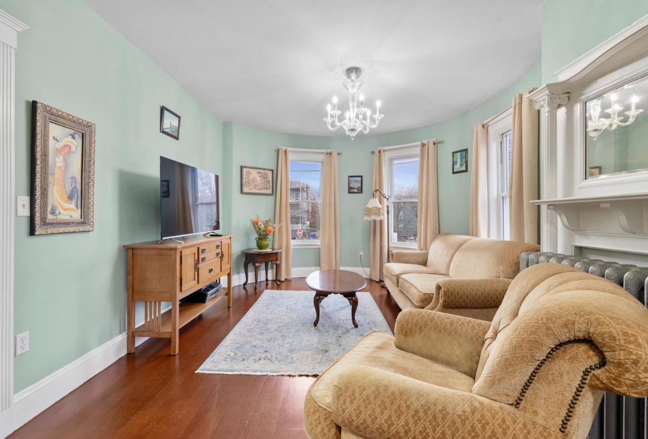 Bright & Spacious 2Br Apartment, Mins From Downtown Boston, Parking ภายนอก รูปภาพ