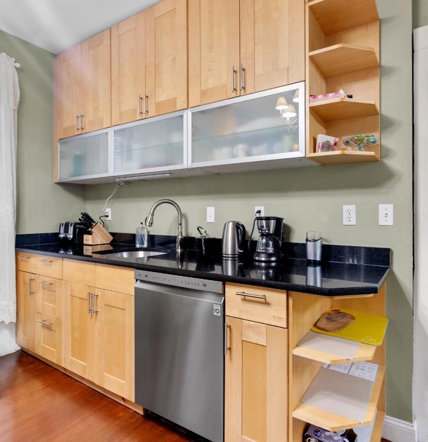 Bright & Spacious 2Br Apartment, Mins From Downtown Boston, Parking ภายนอก รูปภาพ