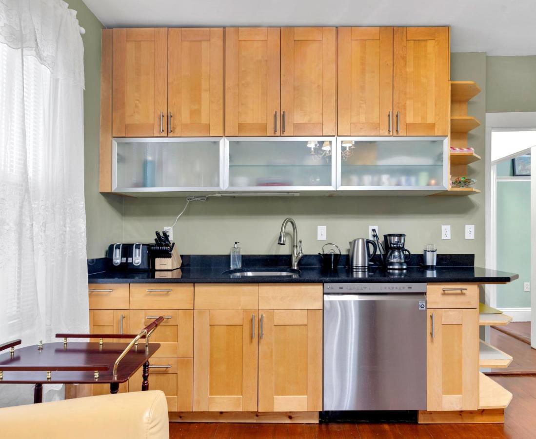 Bright & Spacious 2Br Apartment, Mins From Downtown Boston, Parking ภายนอก รูปภาพ