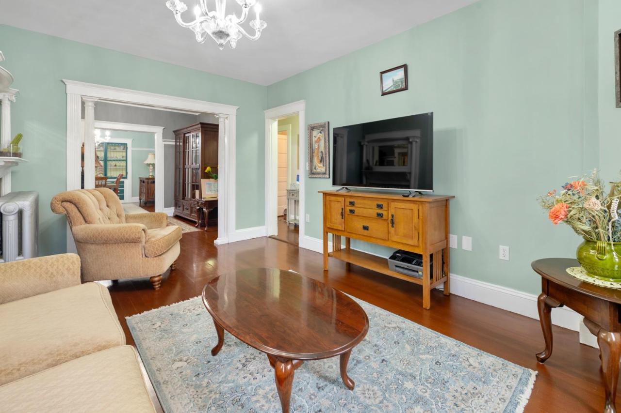Bright & Spacious 2Br Apartment, Mins From Downtown Boston, Parking ภายนอก รูปภาพ