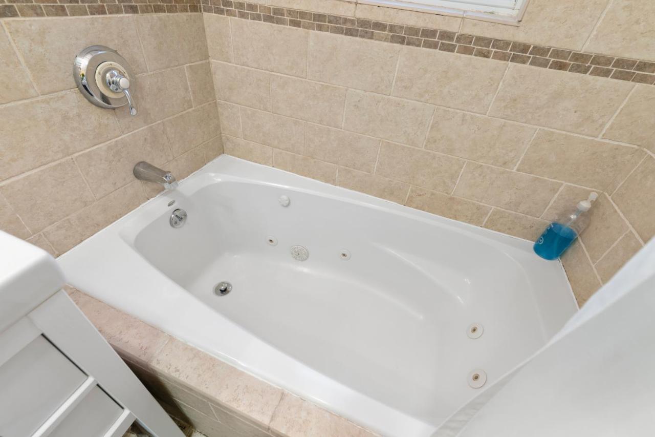Bright & Spacious 2Br Apartment, Mins From Downtown Boston, Parking ภายนอก รูปภาพ