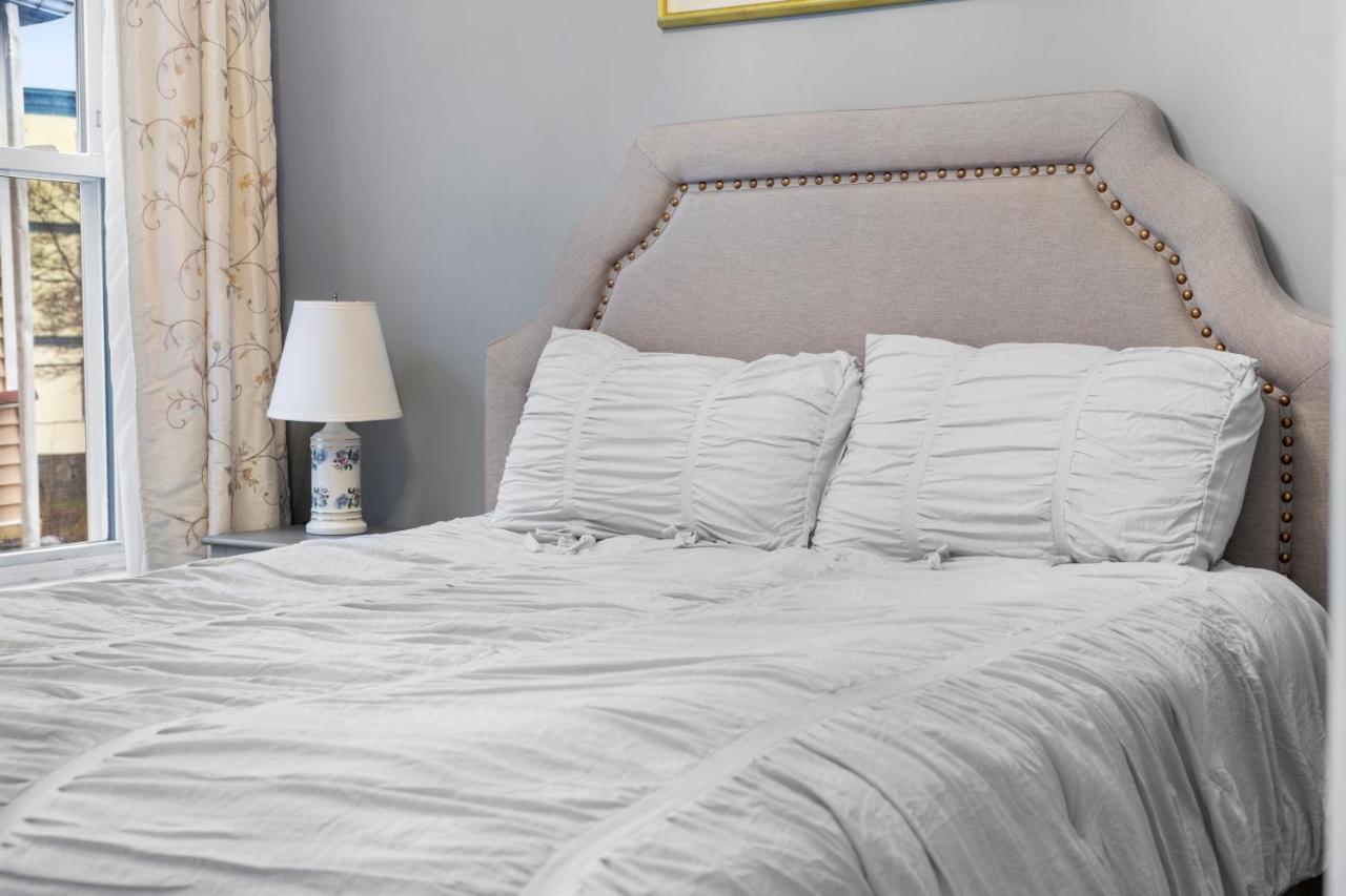 Bright & Spacious 2Br Apartment, Mins From Downtown Boston, Parking ภายนอก รูปภาพ