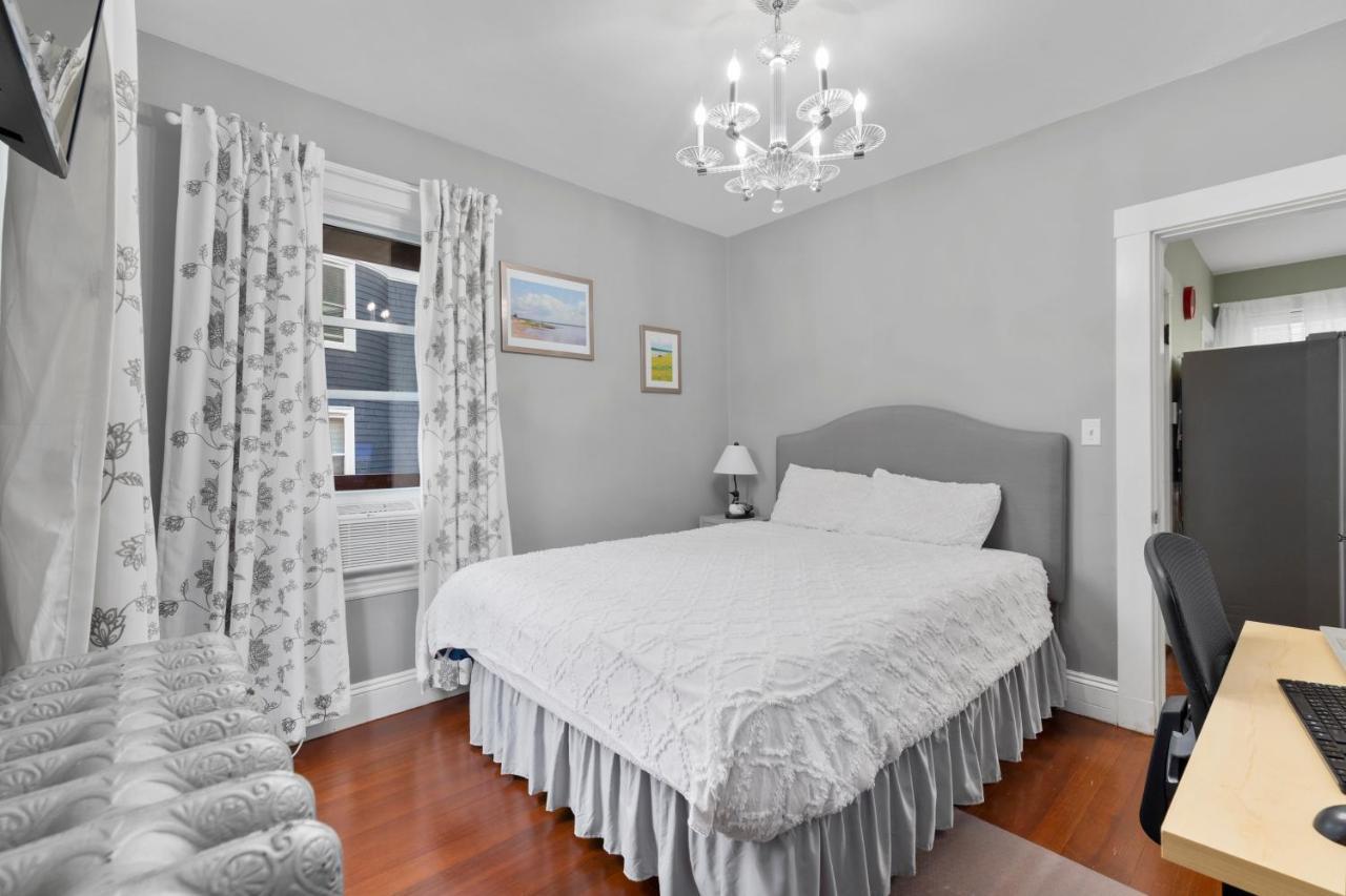 Bright & Spacious 2Br Apartment, Mins From Downtown Boston, Parking ภายนอก รูปภาพ