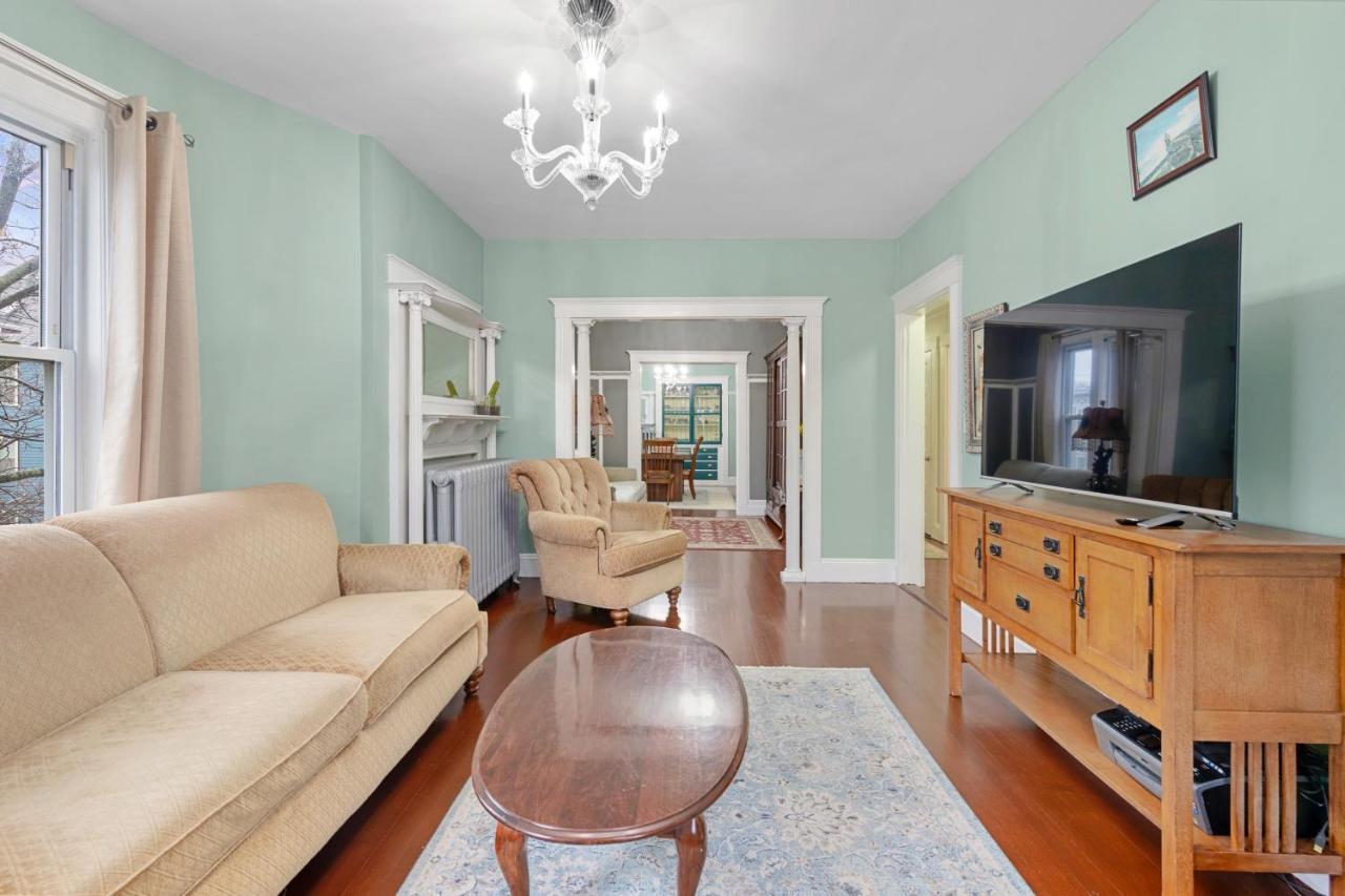 Bright & Spacious 2Br Apartment, Mins From Downtown Boston, Parking ภายนอก รูปภาพ