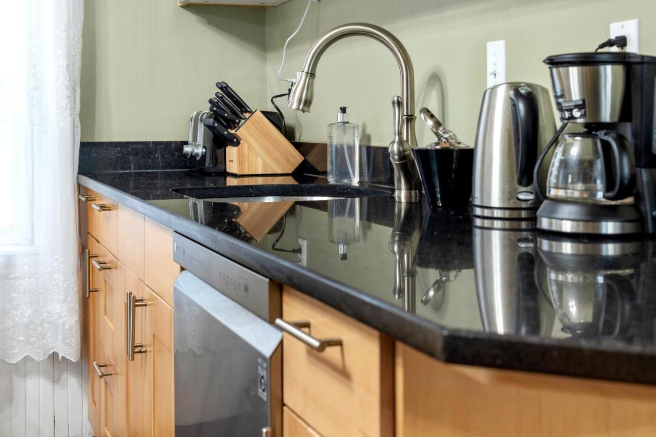 Bright & Spacious 2Br Apartment, Mins From Downtown Boston, Parking ภายนอก รูปภาพ
