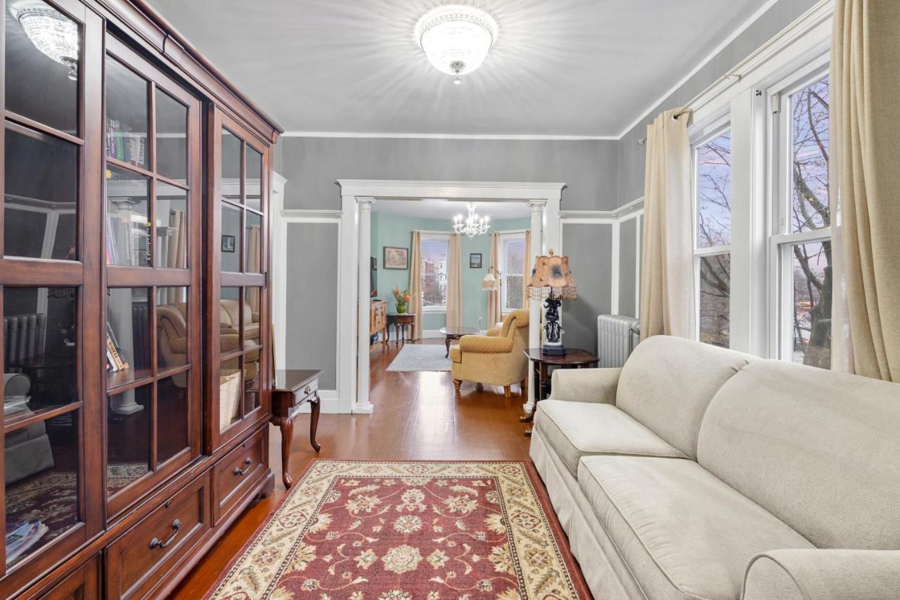 Bright & Spacious 2Br Apartment, Mins From Downtown Boston, Parking ภายนอก รูปภาพ